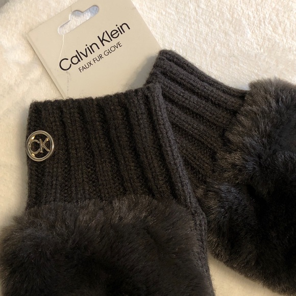 NWT Calvin Klein Beautiful Deep Brown Faux Fur Mittens with Fleece Lining & Logo - Picture 3 of 5
